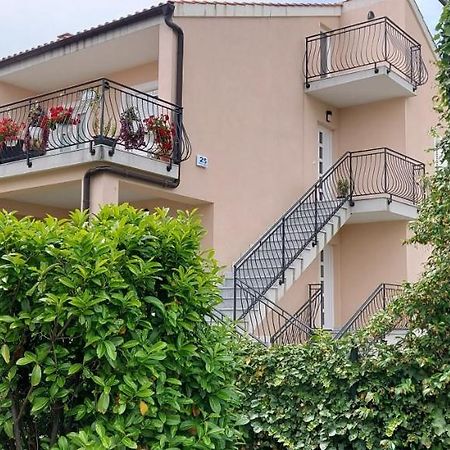 Apartmani Tomislav Krk Town Bagian luar foto