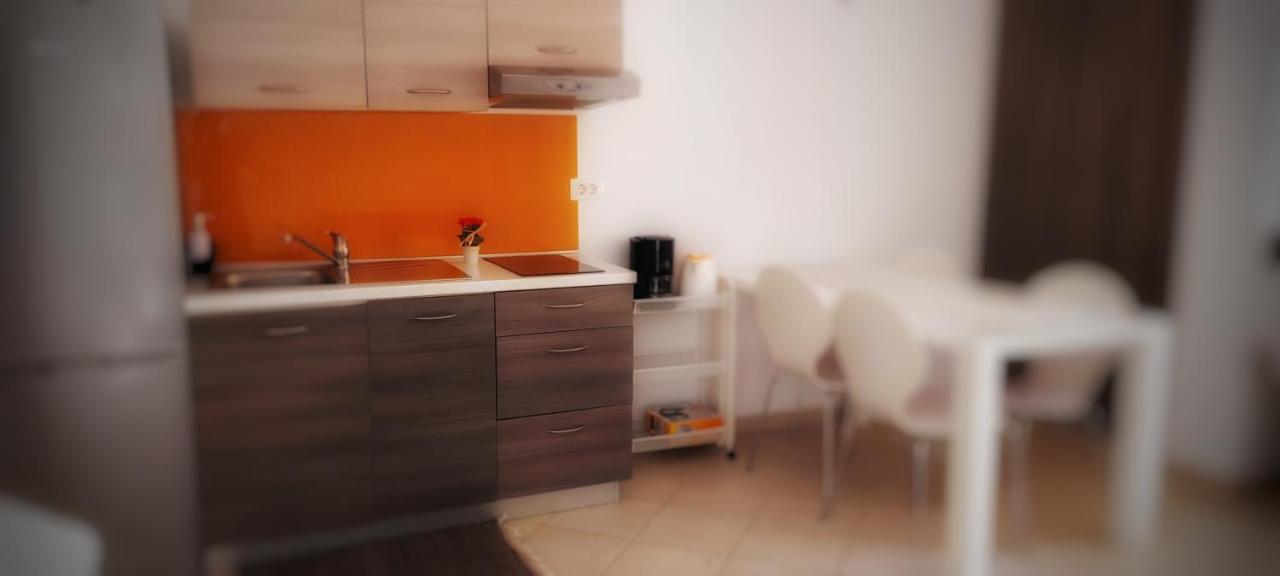 Apartmani Tomislav Krk Town Bagian luar foto