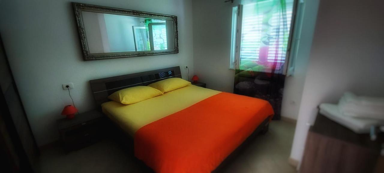 Apartmani Tomislav Krk Town Bagian luar foto