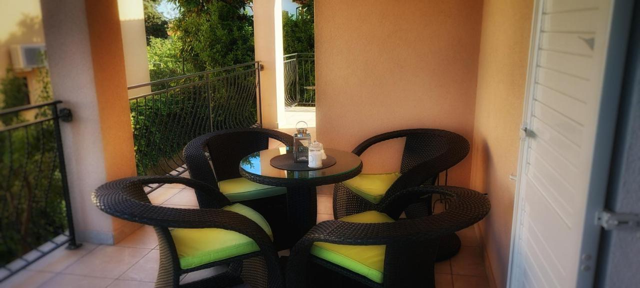 Apartmani Tomislav Krk Town Bagian luar foto