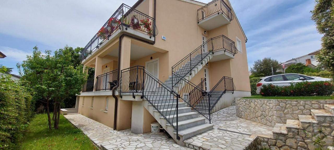 Apartmani Tomislav Krk Town Bagian luar foto
