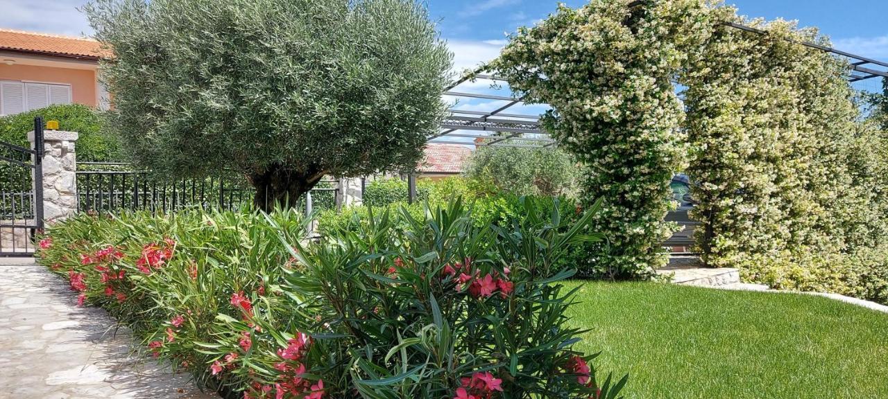 Apartmani Tomislav Krk Town Bagian luar foto