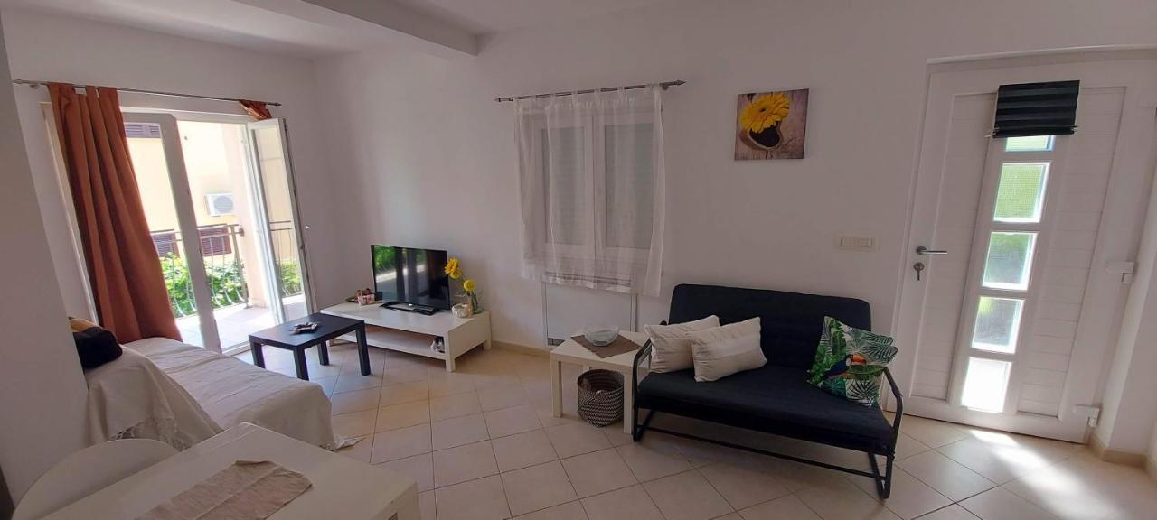 Apartmani Tomislav Krk Town Bagian luar foto