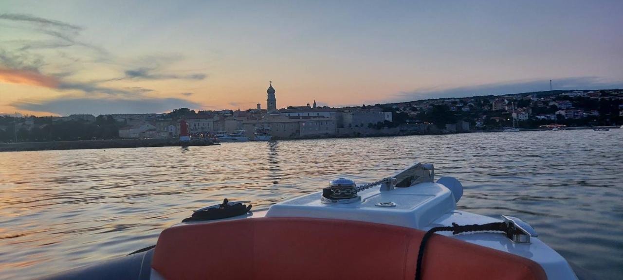 Apartmani Tomislav Krk Town Bagian luar foto