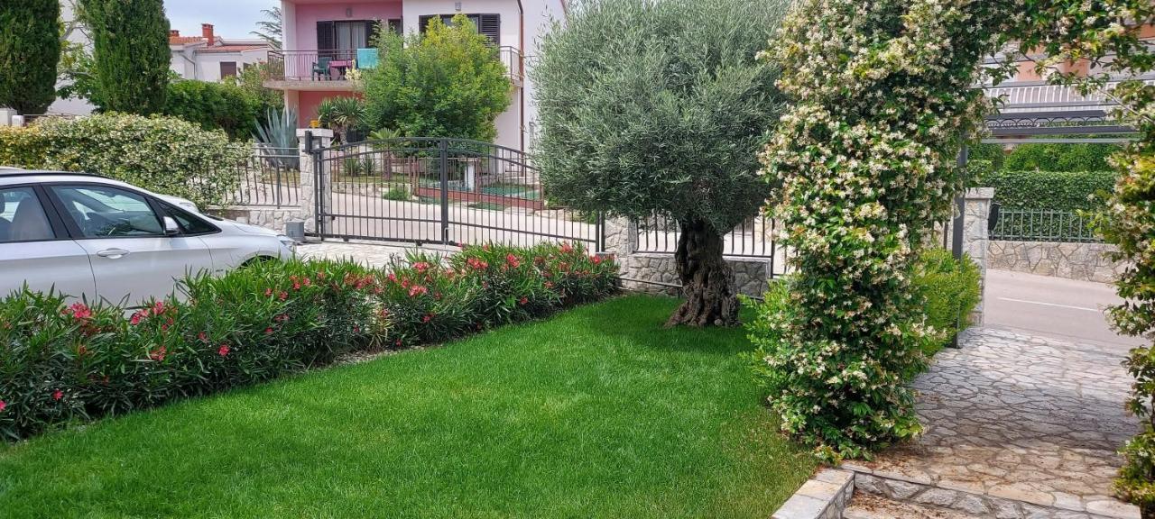 Apartmani Tomislav Krk Town Bagian luar foto